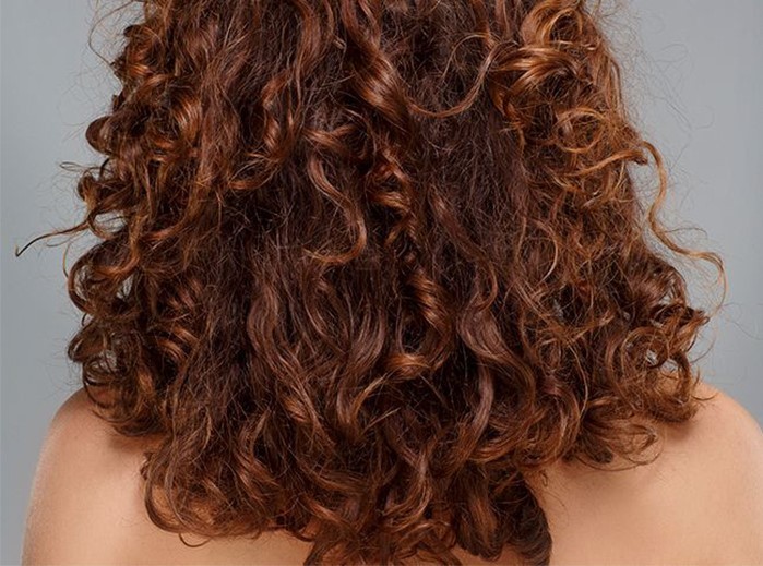 como evitar o frizz no cabelo