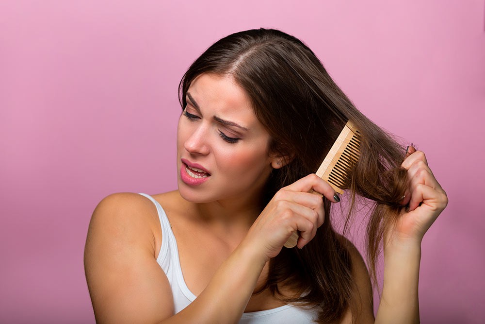 diferenca entre cabelos danificados pelo descolorante e pelo calor