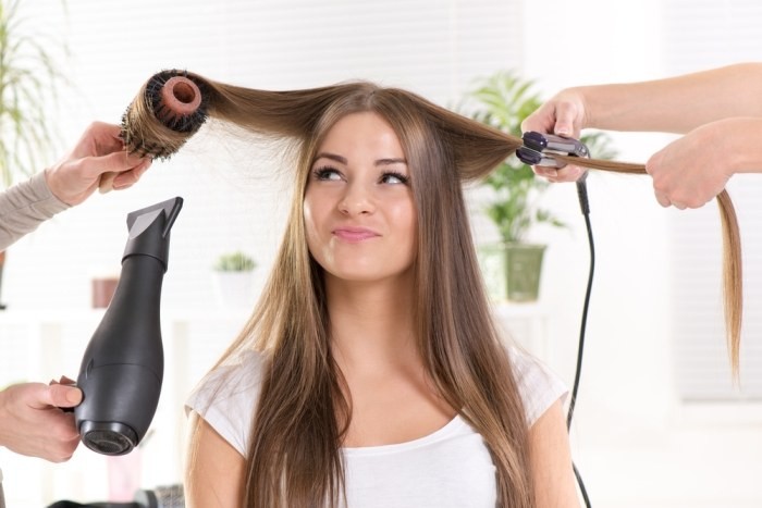 evite ferramentas de cabelo com alta temperatura