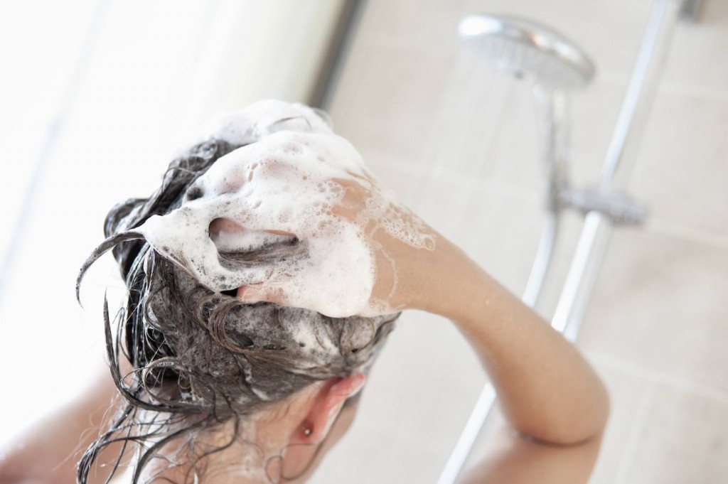 lave o cabelo de acordo com o tipo de cabelo