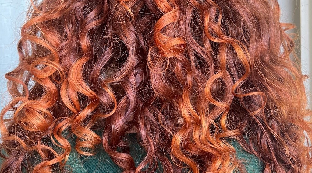 porque as vezes o cabelo cacheado fica seco e com frizz