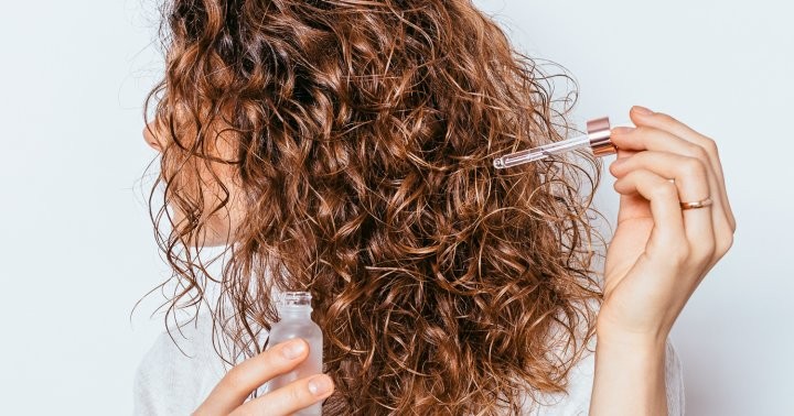 proteja o cabelo do calor para dar brilho e movimento ao cabelo