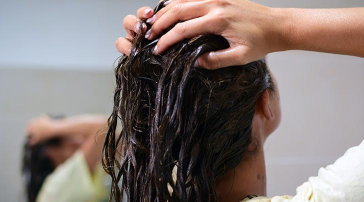 shampoo e condicionador hidratante para reduzir o frizz