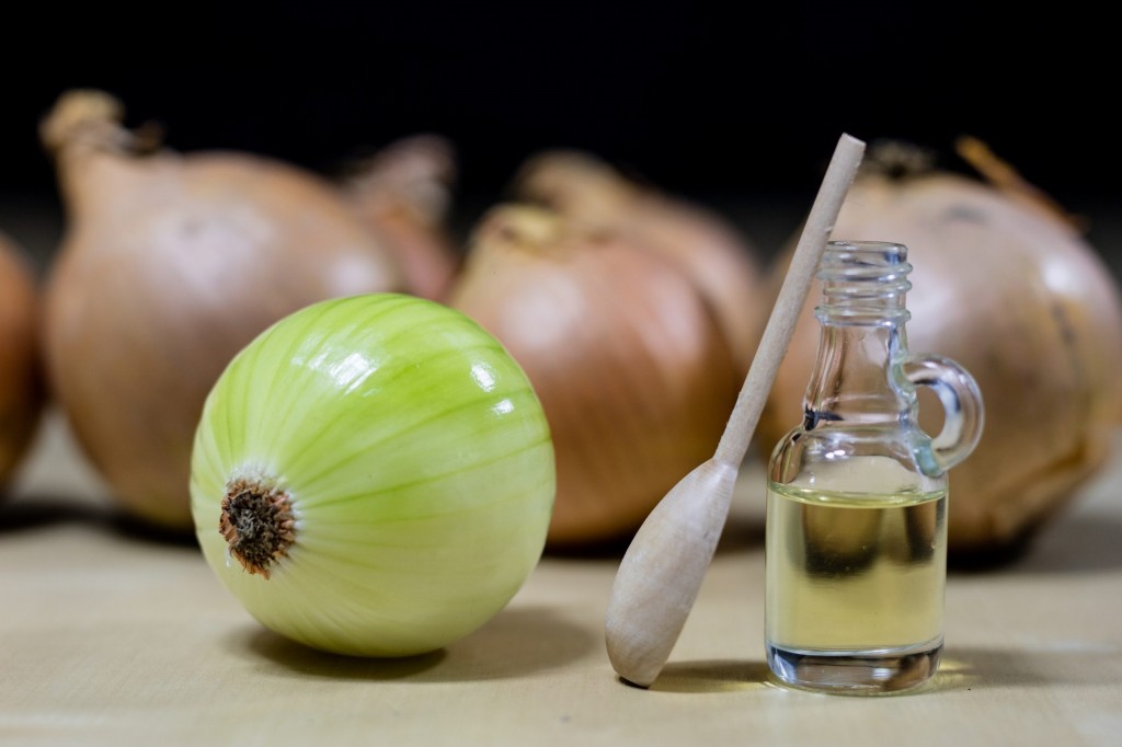 suco de cebola ajuda crescer o cabelo