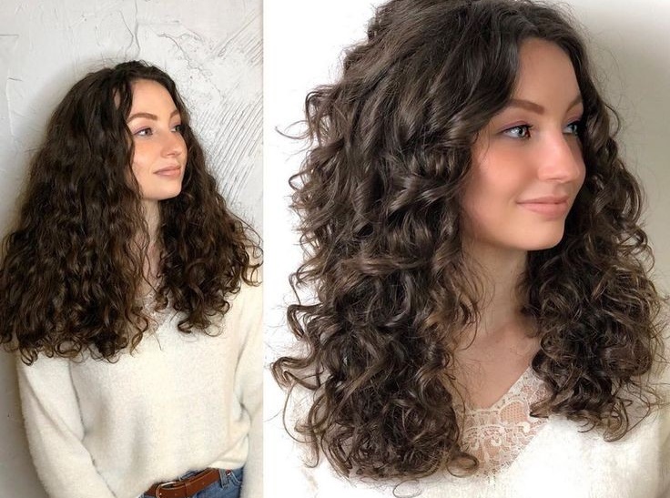 adicione volume com um penteado encaracolado ou ondulado