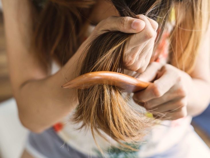 como parar a quebra do cabelo com mudancas simples na sua rotina capilar