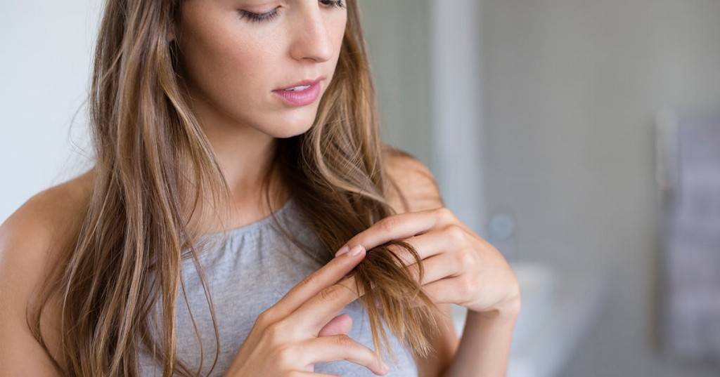 mudancas hormonais deixa o cabelo fino e quebradico