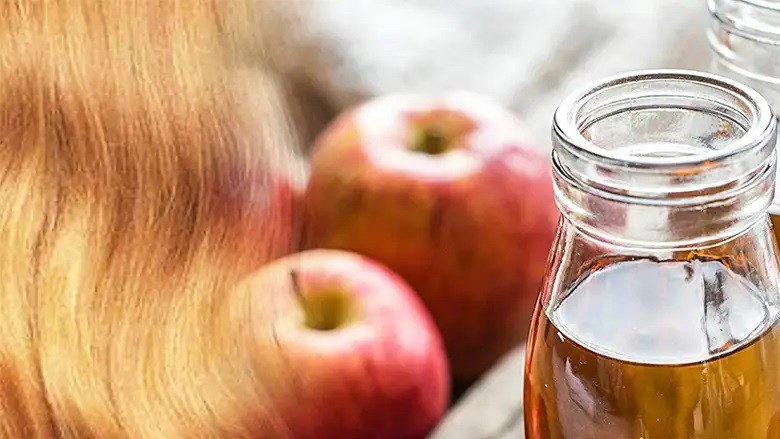 restaurar o brilho do cabelo com vinagre de maca