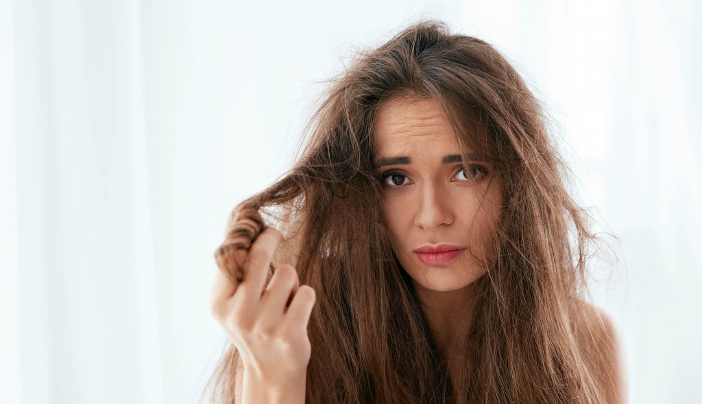 como o cabelo danifica