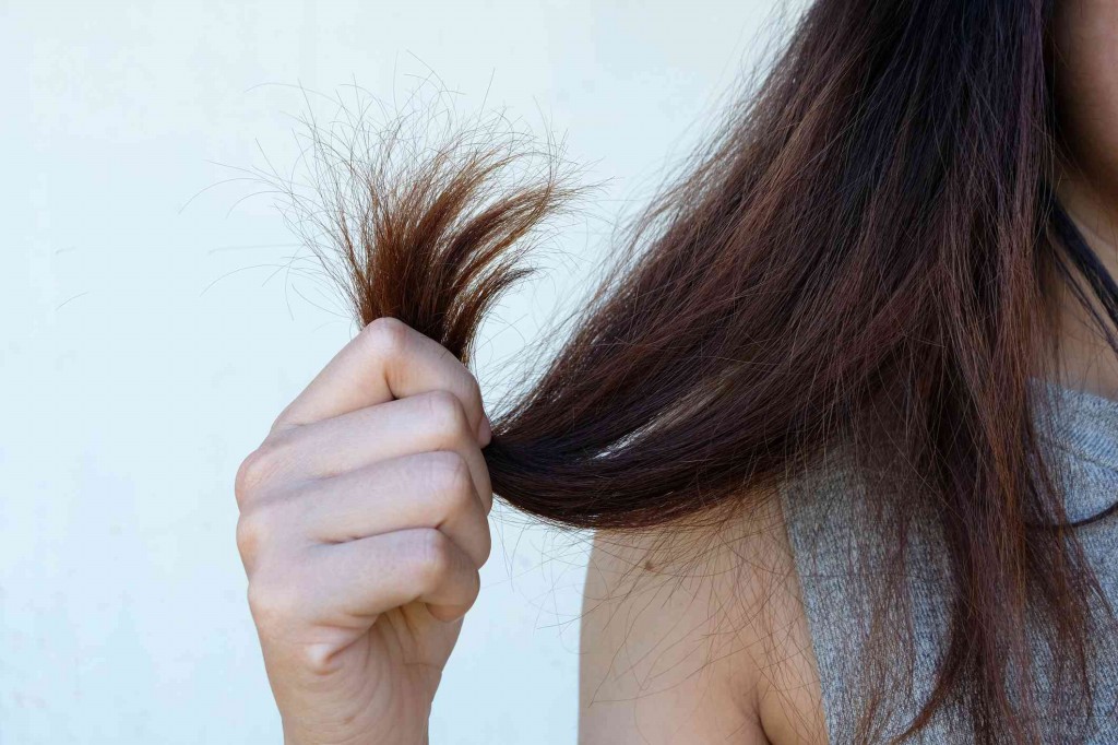 sinal do cabelo fino e quebradico